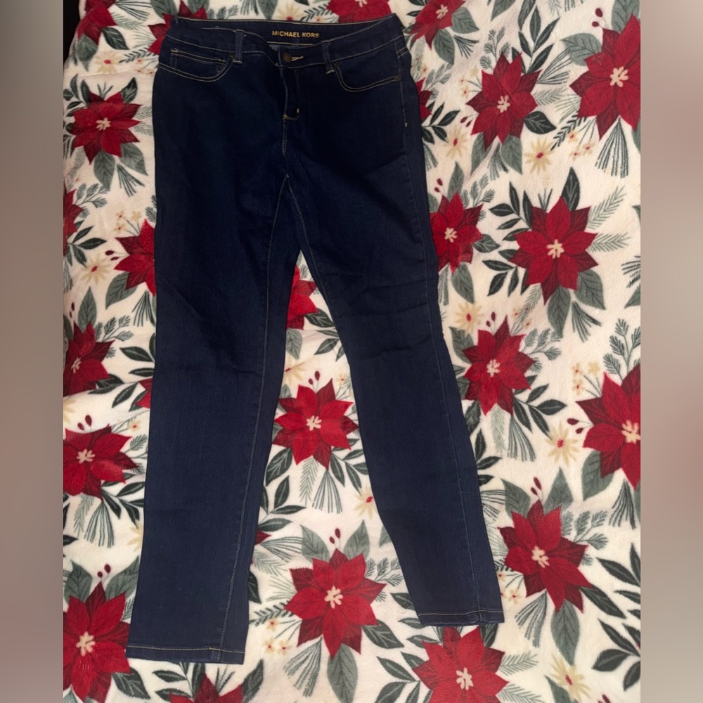 Michael Kors Izzy Skinny Mid-Rise Jeans
Size 8